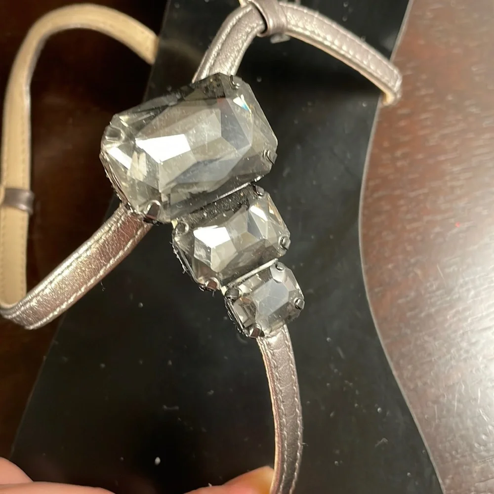 Pelle Moda thong sandals with jewel detail in pewter - Picture 4 of 5